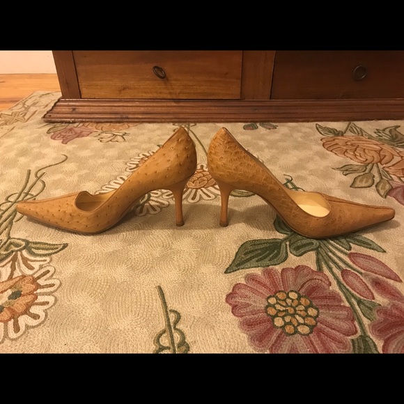 Vintage Barney’s NY ostrich pump - Picture 4 of 10